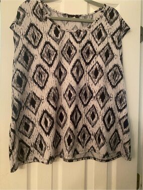Velocity Women's Black & White Printed Blouse